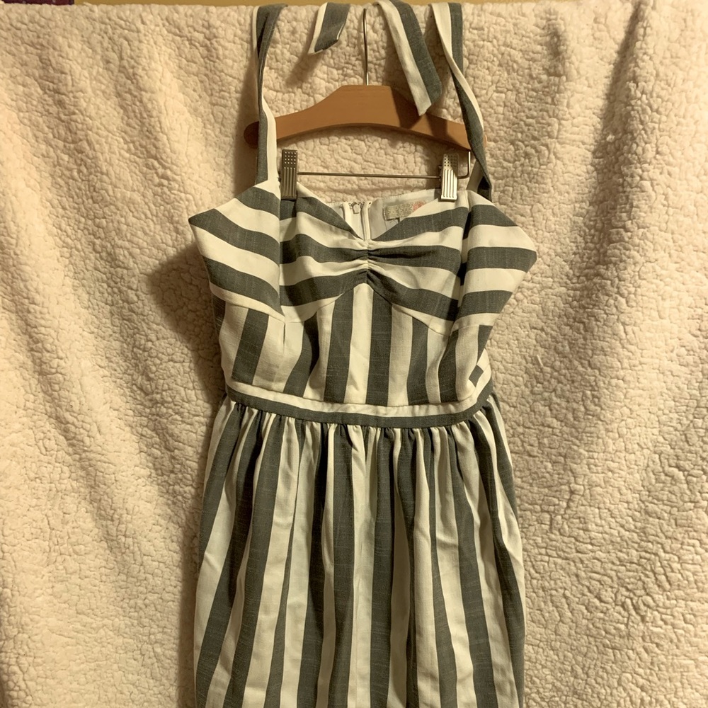 GB size medium halter above knee summer dress